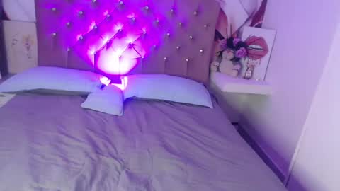 RENATA VALENTINA online show from 04.25.26