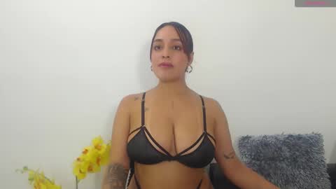 renatabrownn28 online show from 06.05.26