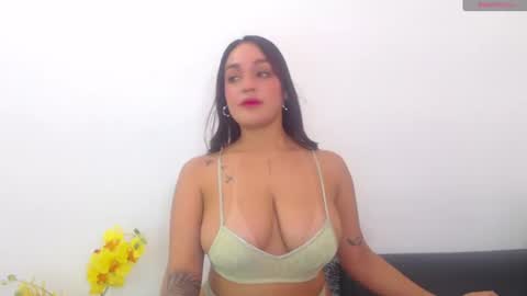 renatabrownn28 online show from 06.17.26