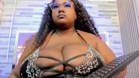 Snapshot of renatafoxter chatting on 02.15.26 nataly online show from 02.15.26