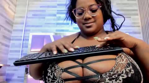 Snapshot of renatafoxter chatting on 02.18.26 nataly online show from 02.18.26