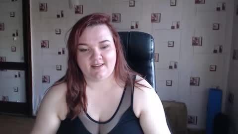 Snapshot of renataoia chatting on 03.26.26 renataoia online show from 03.26.26
