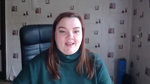 Snapshot of renataoia chatting on 04.25.26 renataoia online show from 04.25.26