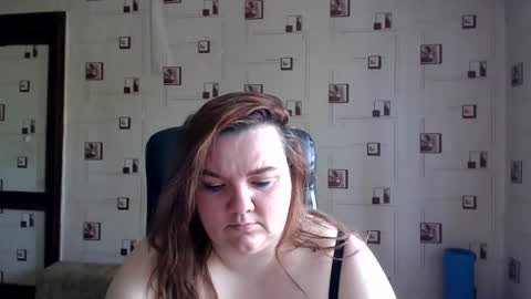 Snapshot of renataoia chatting on 05.27.26 renataoia online show from 05.27.26