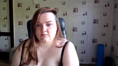 Snapshot of renataoia chatting on 05.31.26 renataoia online show from 05.31.26