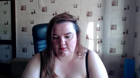 Snapshot of renataoia chatting on 06.18.26 renataoia online show from 06.18.26
