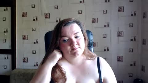 Snapshot of renataoia chatting on 07.15.26 renataoia online show from 07.15.26