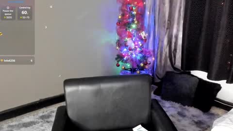 Snapshot of renatawilsom chatting on 12.21.24 renatawilsom online show from 12.21.24