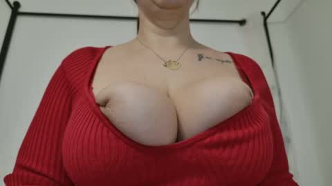 Renatta online show from 02.24.25