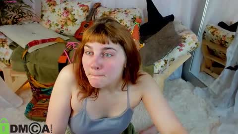 Snapshot of rene_shine chatting on 10.27.25 rene_shine online show from 10.27.25