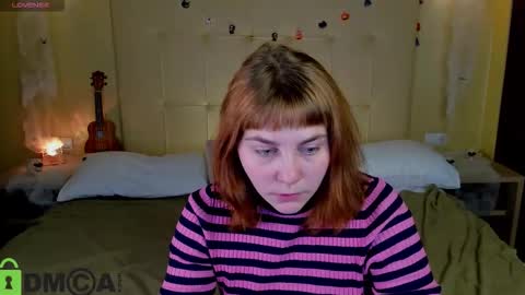 Snapshot of rene_shine chatting on 10.31.25 rene_shine online show from 10.31.25