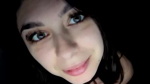 renee_loah online show from 10.22.25