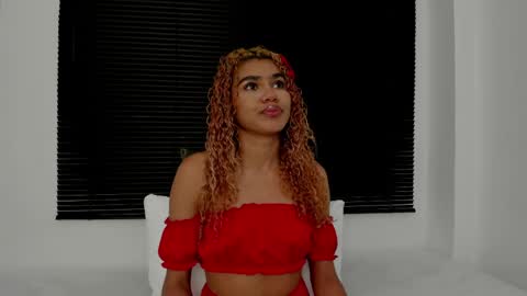 Snapshot of rennatta_sx chatting on 03.31.26 Renata online show from 03.31.26