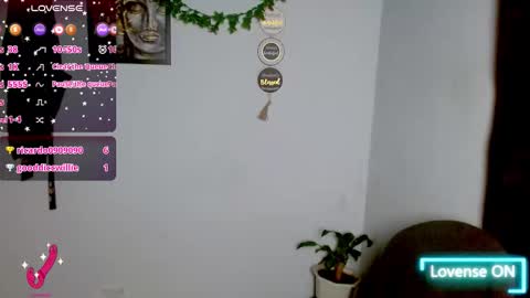 Snapshot of renne155269 chatting on 11.10.25 renne155269 online show from 11.10.25