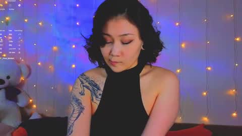 Snapshot of renochka chatting on 02.16.25 renochka online show from 02.16.25