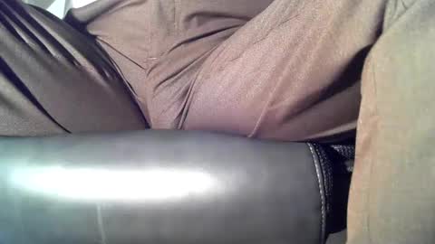 Snapshot of respectfullyyours69 chatting on 02.17.25 RespectfullyYours69 online show from 02.17.25