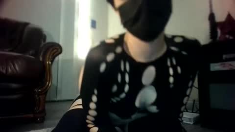 Snapshot of restlesstw1nk chatting on 10.16.25 angel 3 online show from 10.16.25