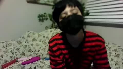 Snapshot of restlesstw1nk chatting on 10.19.25 angel 3 online show from 10.19.25