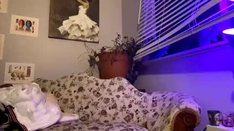 Snapshot of restlesstw1nk chatting on 03.08.26 angel 3 online show from 03.08.26