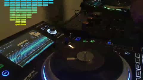 Snapshot of reticuli chatting on 11.12.25 GearPorn online show from 11.12.25