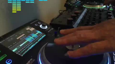 Snapshot of reticuli chatting on 11.18.25 GearPorn online show from 11.18.25