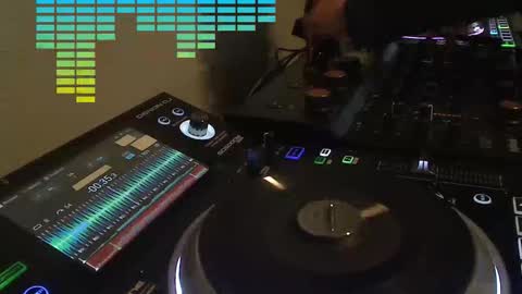 Snapshot of reticuli chatting on 11.24.25 GearPorn online show from 11.24.25