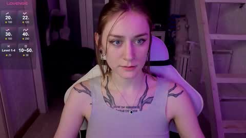 Snapshot of retromarie chatting on 01.16.26 Rie online show from 01.16.26