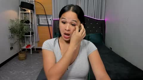 Snapshot of rex_bree chatting on 05.23.26 rex_bree online show from 05.23.26