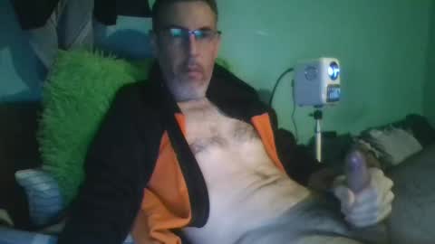 reyes_albert2006 online show from 11.24.25