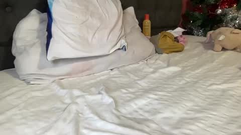 Snapshot of reyna77 chatting on 12.19.24 reyna77 online show from 12.19.24