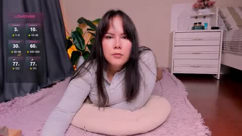 Snapshot of reyniri chatting on 10.14.25 Rein online show from 10.14.25