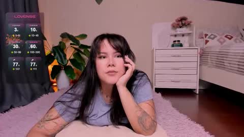 Snapshot of reyniri chatting on 10.16.25 Rein online show from 10.16.25