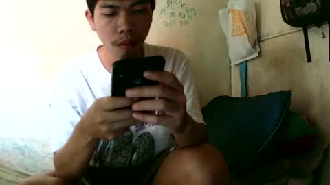 Snapshot of rezanan chatting on 11.28.25 Rezanan online show from 11.28.25