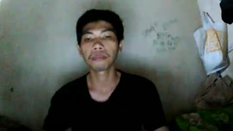 Snapshot of rezanan chatting on 12.14.25 Rezanan online show from 12.14.25