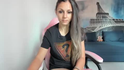 Snapshot of rheaetthan chatting on 05.17.26 rheaetthan online show from 05.17.26