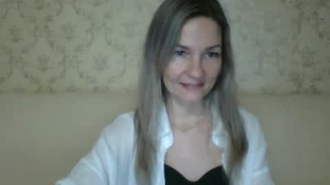 Snapshot of rialur09 chatting on 01.18.25 Galina online show from 01.18.25