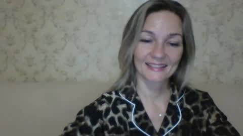 Snapshot of rialur09 chatting on 10.29.25 Galina online show from 10.29.25