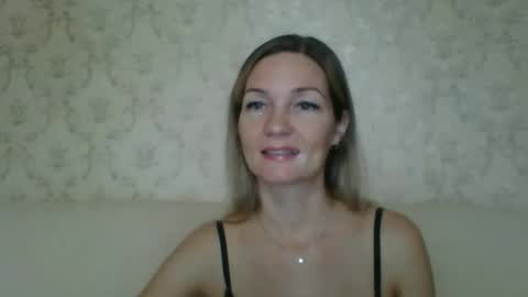 Snapshot of rialur09 chatting on 11.11.25 Galina online show from 11.11.25