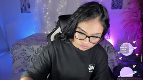 Snapshot of riana_kean chatting on 11.28.25 RianaK online show from 11.28.25