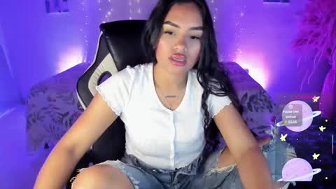 Snapshot of riana_kean chatting on 12.19.25 RianaK online show from 12.19.25