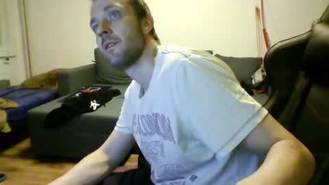 Snapshot of ricciardio chatting on 06.14.26 ricciardio online show from 06.14.26