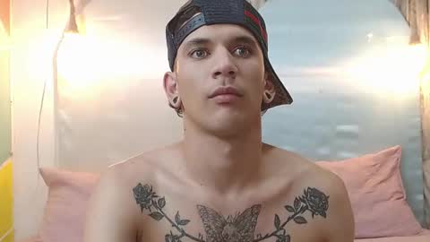 Snapshot of rich_de_la_rosa chatting on 12.14.25 rich and kitty online show from 12.14.25