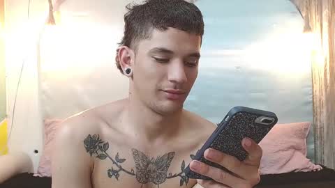 Snapshot of rich_de_la_rosa chatting on 12.17.25 rich and kitty online show from 12.17.25