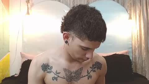 Snapshot of rich_de_la_rosa chatting on 12.18.25 rich and kitty online show from 12.18.25