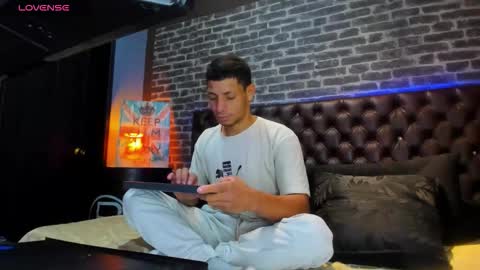 --- Richar --- online show from 12.18.25