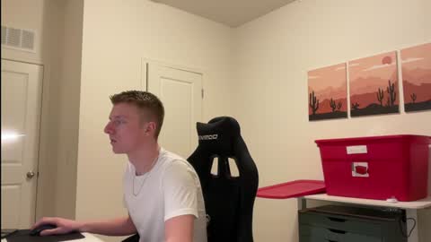 Snapshot of richiewest chatting on 12.27.24 Richie online show from 12.27.24