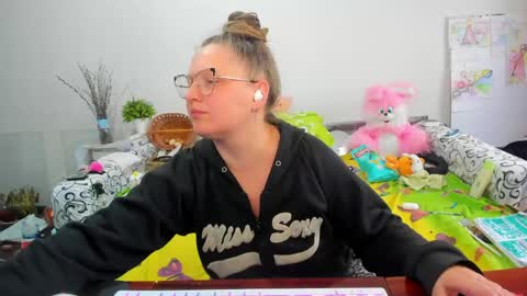 Anna - not anna - right Anna  online show from 04.23.26