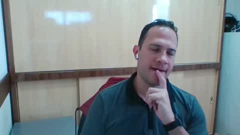 Snapshot of rick503835 chatting on 09.09.25 Rick Arian online show from 09.09.25