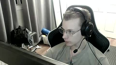 Snapshot of rickgosling chatting on 10.06.25 rickgosling online show from 10.06.25