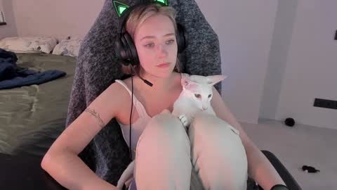 Snapshot of rickisanchez chatting on 01.28.25 RickiSanchez online show from 01.28.25